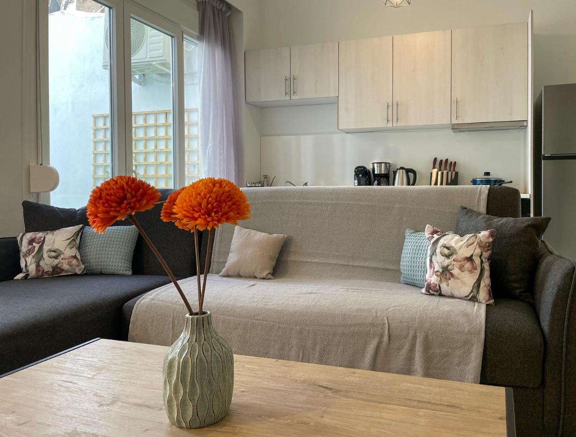 Апартаменты Soho Modern 55Sqm Studio With Secret Garden Афины Экстерьер фото
