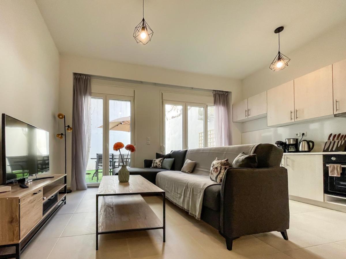 Апартаменты Soho Modern 55Sqm Studio With Secret Garden Афины Экстерьер фото