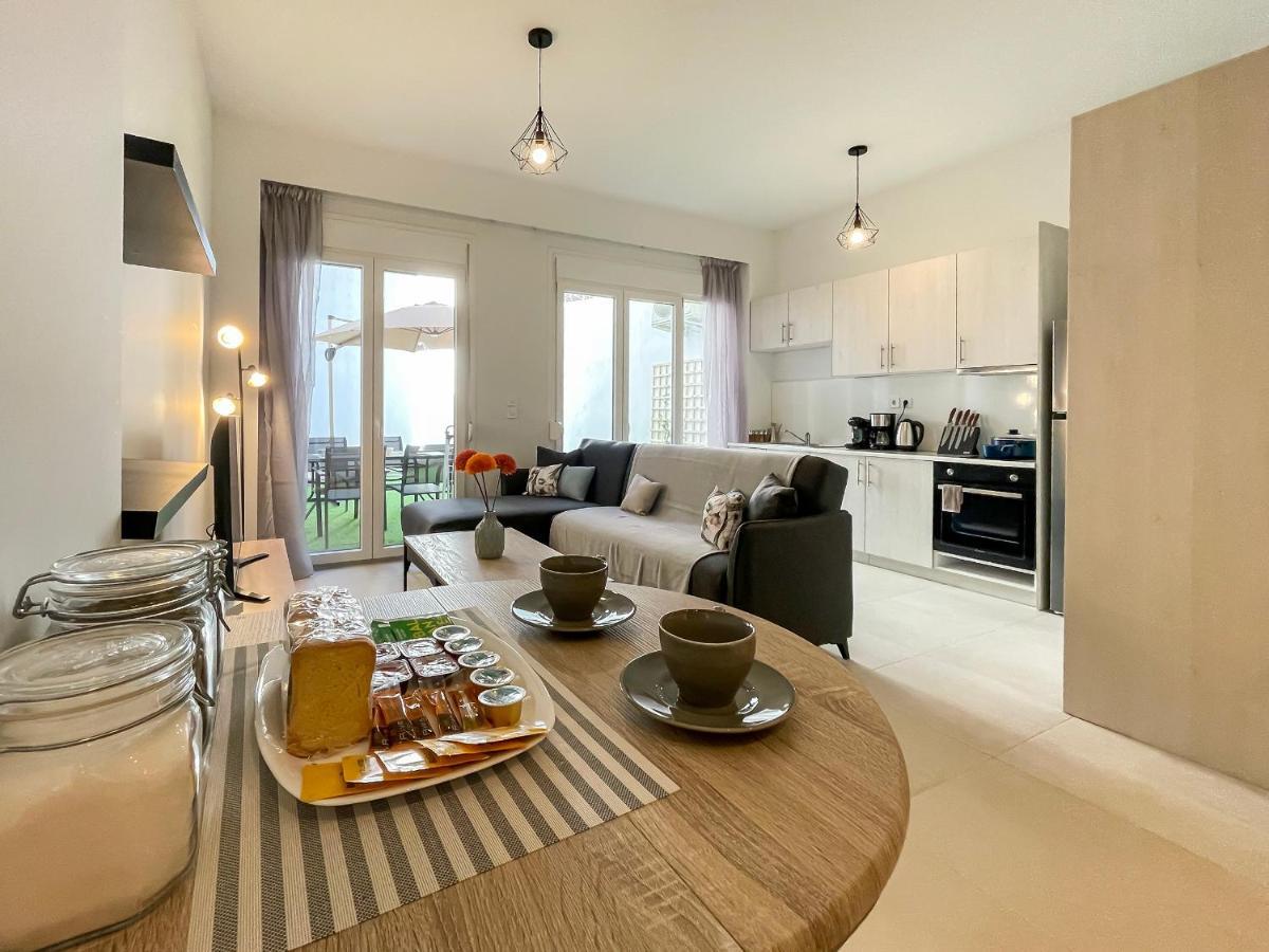 Апартаменты Soho Modern 55Sqm Studio With Secret Garden Афины Экстерьер фото